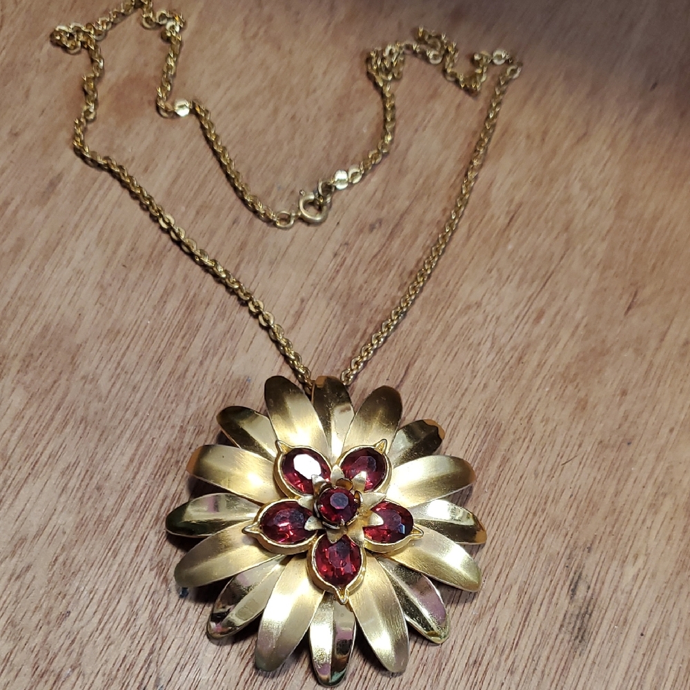 Gold and Red Floral Pendant Necklace